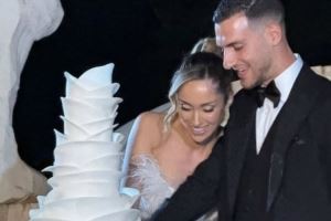 姐弟恋修成正果！达洛特与女友克劳迪娅举办婚礼