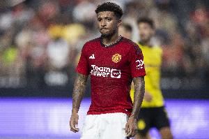 记者：费内巴切为桑乔报价1800万欧转会费+1200万欧年薪3+1合约